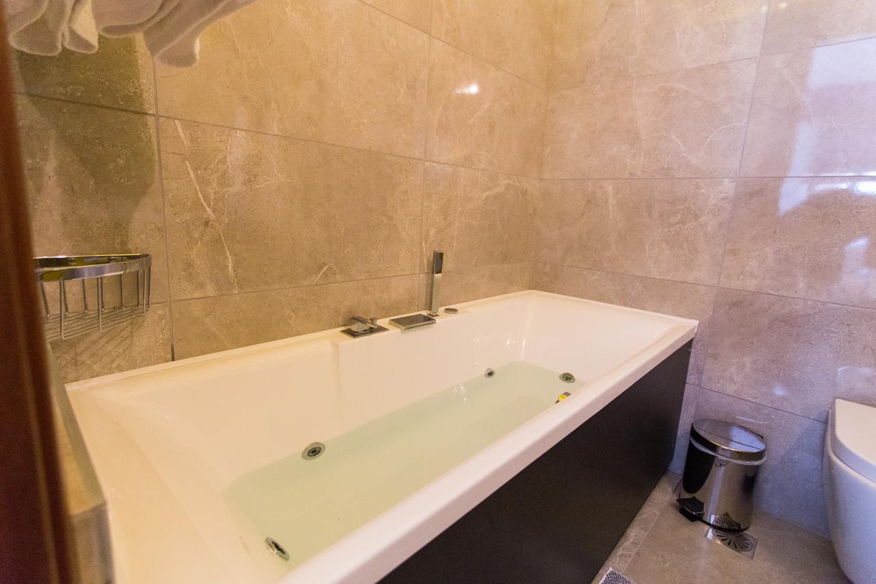 Abi Luxury Villas Monodendri Bilik gambar